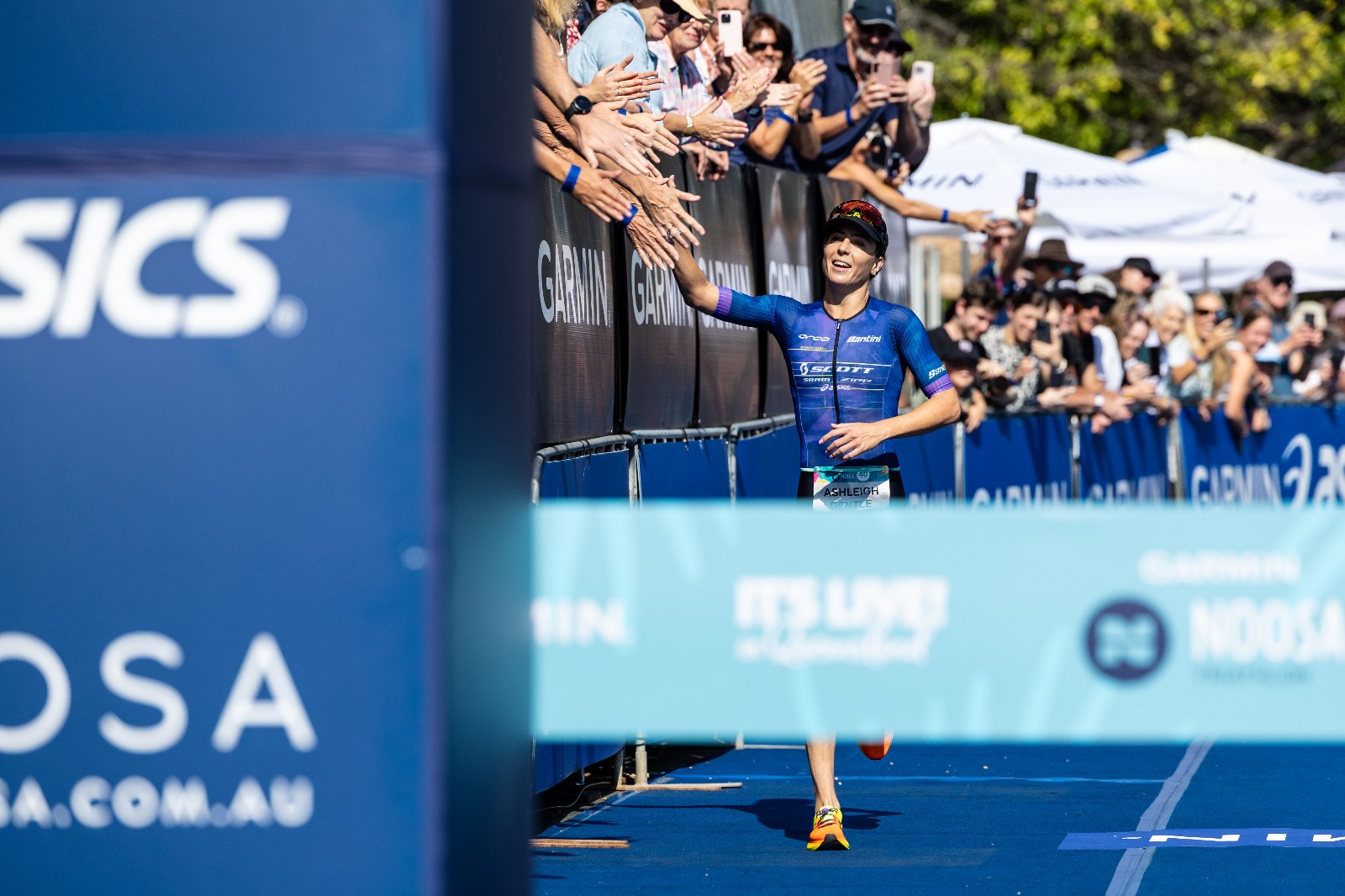 Ashleigh Gentle wins a 10th Noosa Triathlon gold 